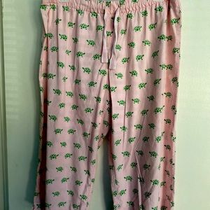 Xhilaration turtle print cropped pink/green pajama pants size large